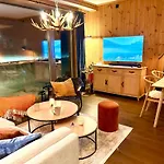 Elegant 2 Bedroom In, Out Next To Fyri In Apartamento *
