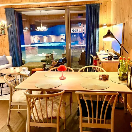 Elegant 2 Bedroom In, Out Next To Fyri In 公寓 *